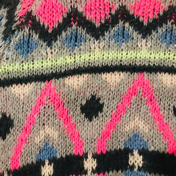 Top - Picture 2 of 3